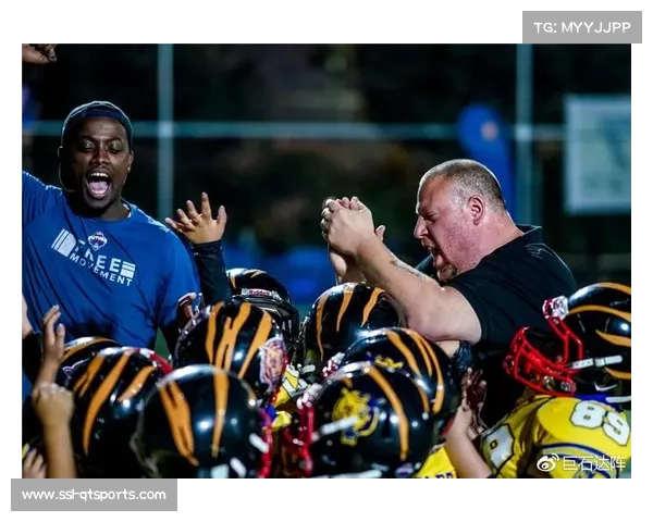 勒温进球后指向看台，致敬主队球迷